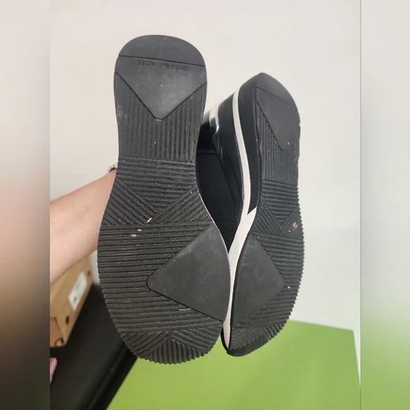 Michael Kors stretch knit skyler booties PERFECT SHAPE - Picture 6 of 6